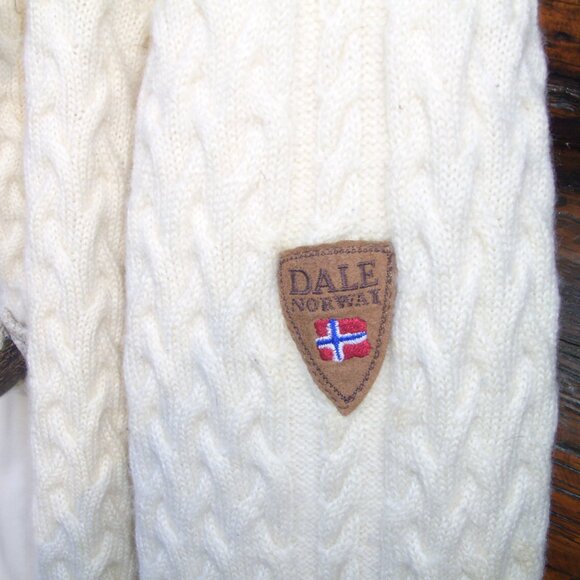 Dale of Norway Svolvaer  Cable Knit Sweater Jacket Real Fur Trim Hood SZ M - Picture 4 of 7